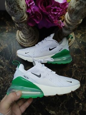 Nike Air Max 270 Streetwear/Lifestyle Athletic Shoes Size 6 for Women
